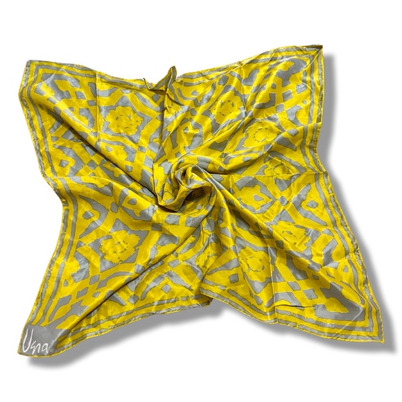 VINTAGE 1960’s VERA NEUMANN Silk Rayon Mandala Scarf - Picture 2 of 11